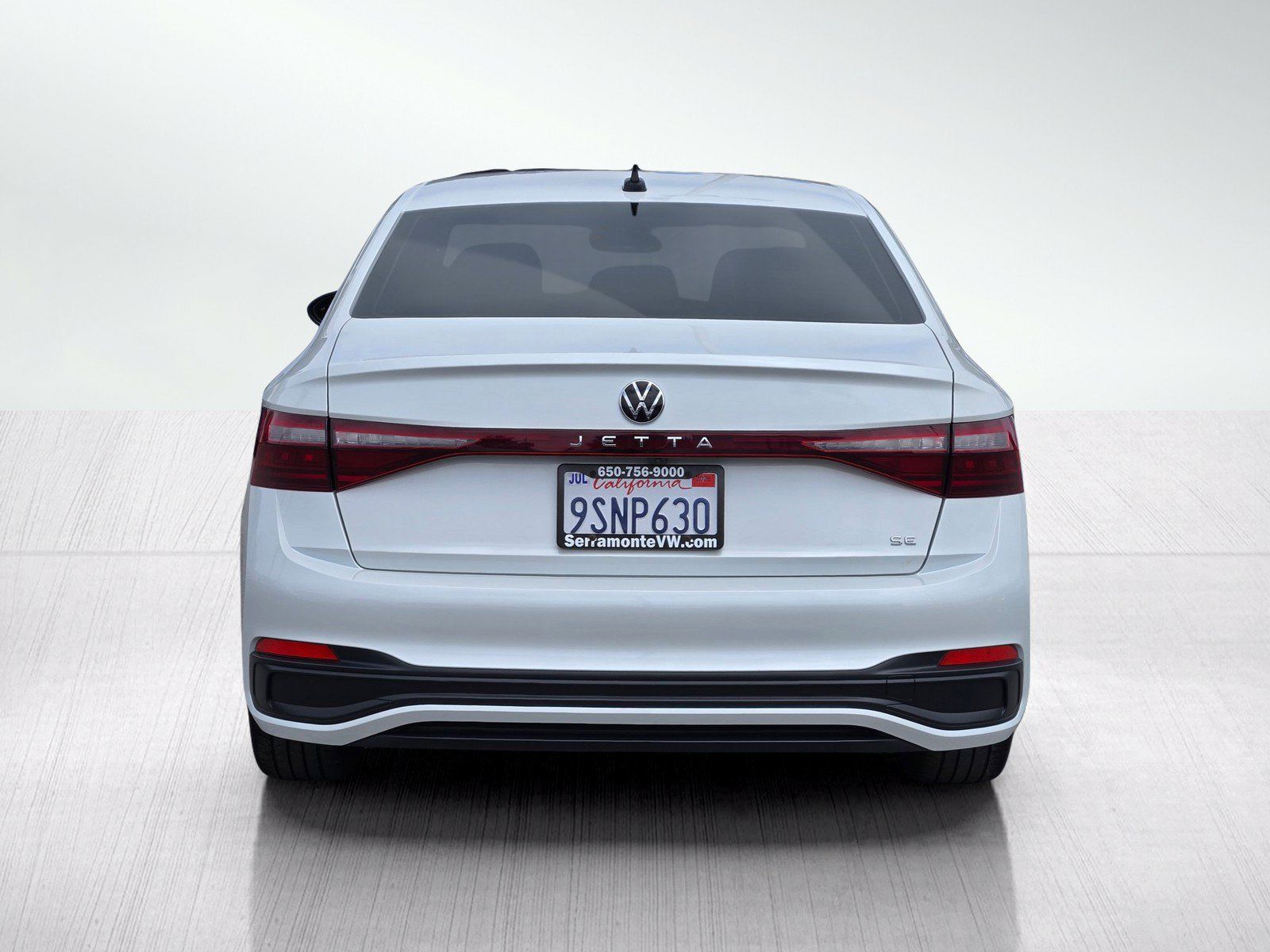 Used 2025 Volkswagen Jetta SE w/ Sunroof Package FWD image 5