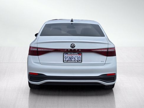 Used 2025 Volkswagen Jetta SE w/ Sunroof Package FWD image 5