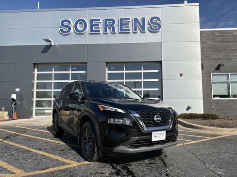 Used 2023 Nissan Rogue S image 1