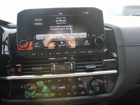 New 2025 Nissan Pathfinder SL image 13