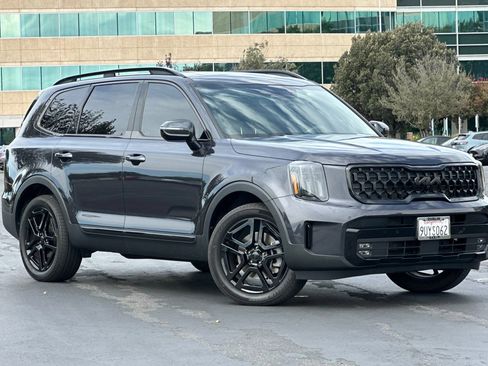 Used 2025 Kia Telluride SX X-Line AWD/4WD image 2