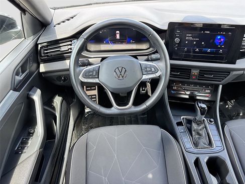 Used 2025 Volkswagen Jetta Sport FWD image 21