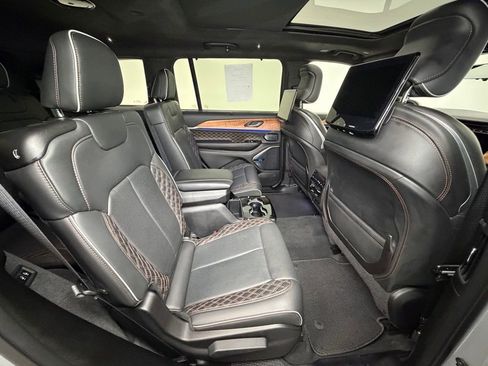 Used 2024 Jeep Grand Cherokee L Summit AWD/4WD image 11