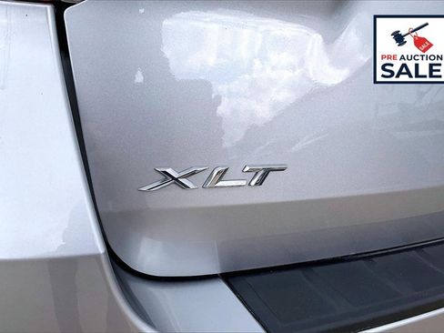 Used 2022 Ford Explorer XLT image 8