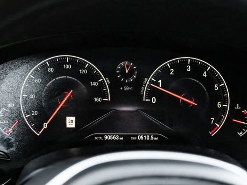 Used 2019 BMW 540i w/ Executive Package image 25