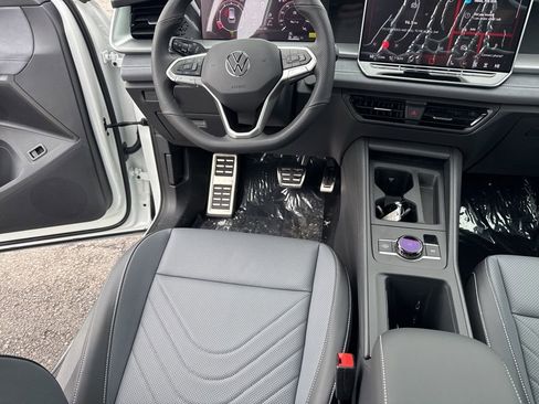New 2026 Volkswagen Tiguan SE R-Line AWD/4WD image 10