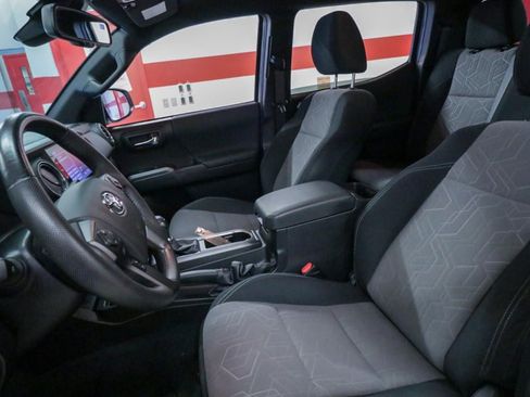 Used 2023 Toyota Tacoma TRD Off-Road image 11