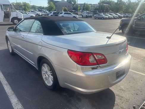 Used 2008 Chrysler Sebring Touring FWD image 5