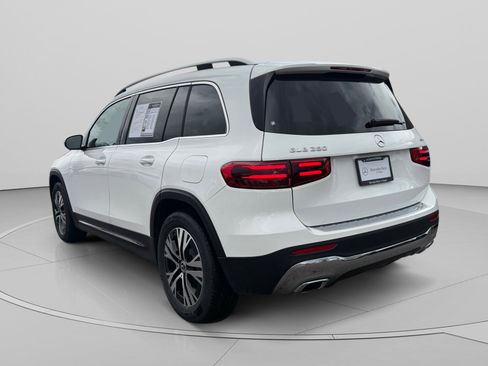 Used 2026 Mercedes-Benz GLB 250 4MATIC image 3