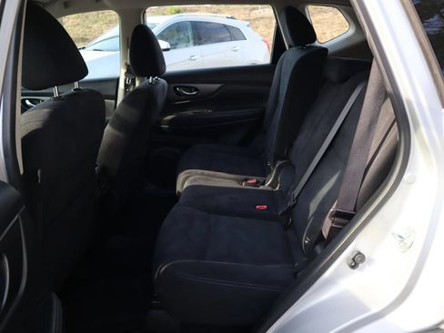 Used 2016 Nissan Rogue S FWD image 12