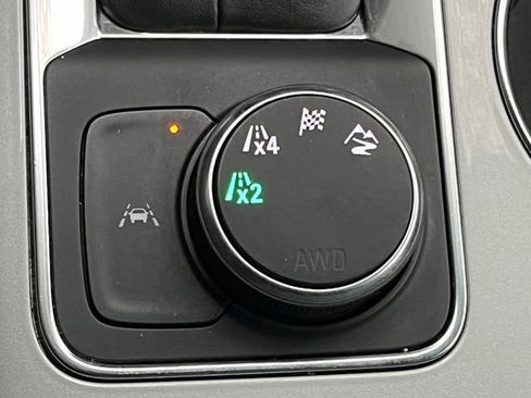 Used 2025 Chevrolet Blazer LT AWD/4WD image 42