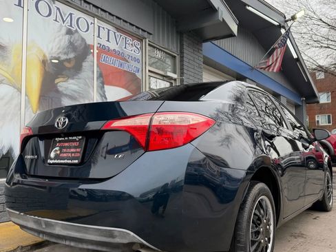 Used 2018 Toyota Corolla LE image 3