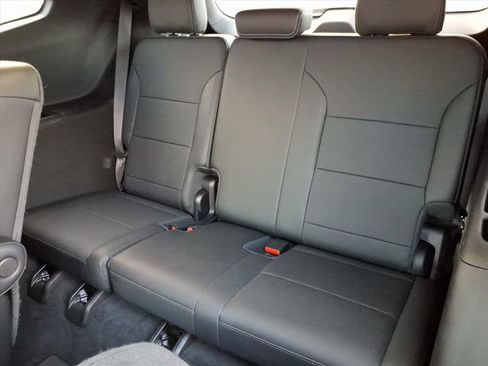 Used 2025 Buick Enclave Preferred image 19