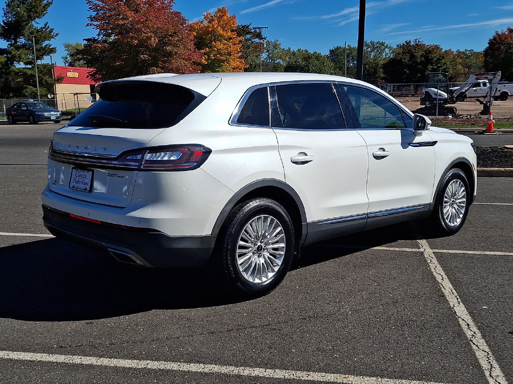 Used 2020 Lincoln Nautilus Premier AWD/4WD image 9