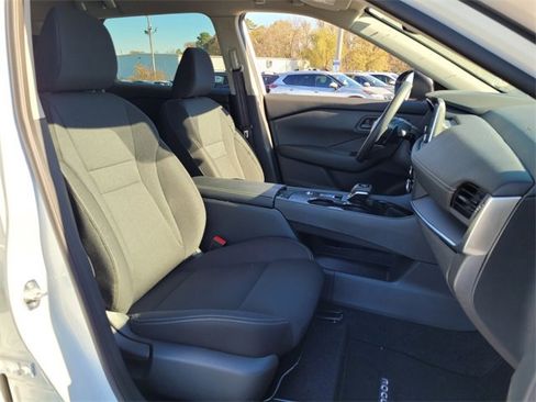 Certified 2025 Nissan Rogue S image 11