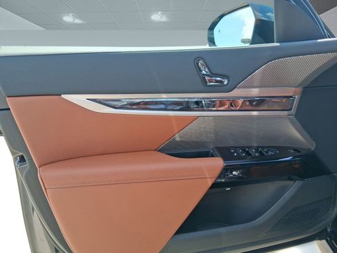 New 2026 BMW 750e xDrive w/ Executive Package image 10