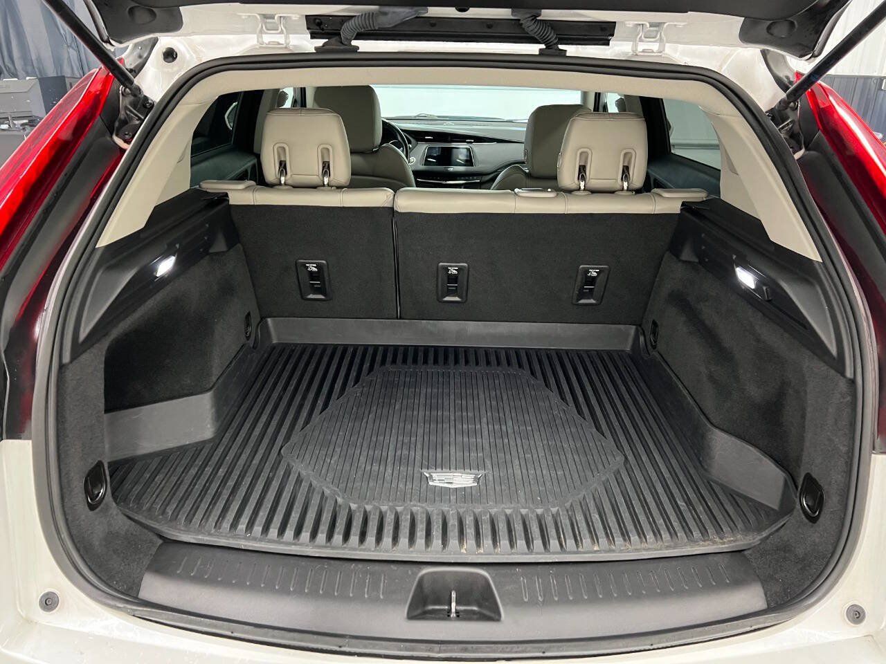 Used 2019 Cadillac XT4 Luxury w/ Cold Weather Package AWD/4WD image 12