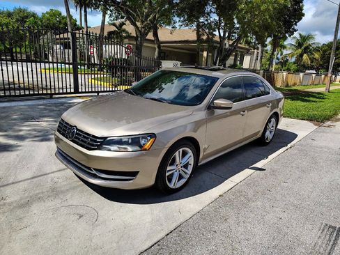 Used 2015 Volkswagen Passat TDI SE image 2