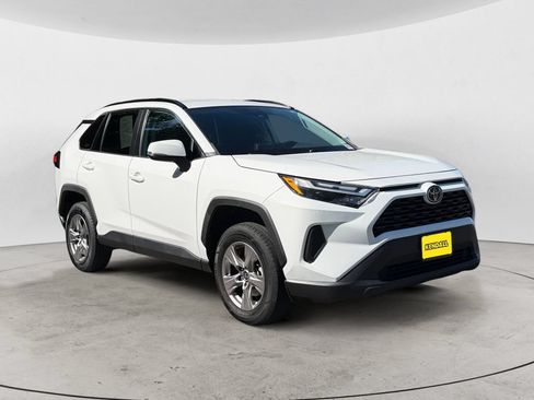 Used 2022 Toyota RAV4 XLE AWD/4WD image 7