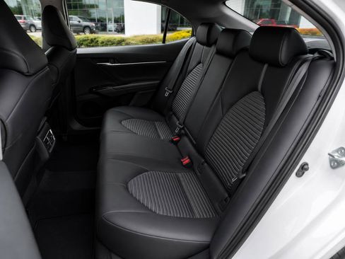 Used 2024 Toyota Camry SE FWD image 15