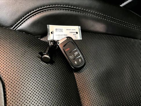 Used 2021 Jeep Cherokee High Altitude image 15