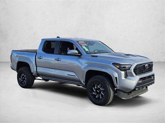Used 2025 Toyota Tacoma TRD Sport video 3