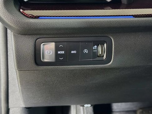 Used 2024 Chevrolet Traverse RS w/ LPO, Floor Liner Package AWD/4WD image 11