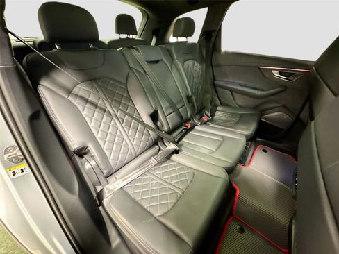 Used 2023 Audi SQ7 Prestige w/ Prestige Package AWD/4WD image 30