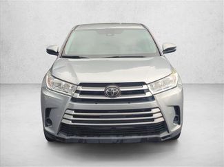 Used 2019 Toyota Highlander LE FWD video 2