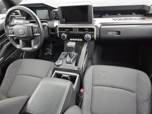 Used 2025 Toyota Tacoma SR5 AWD/4WD image 24