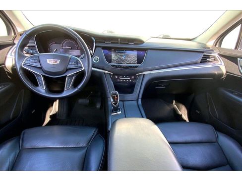 Used 2018 Cadillac XT5 Luxury w/ Driver Awareness Package image 13