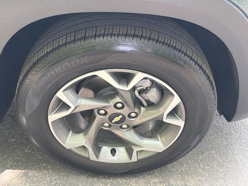 Used 2025 Chevrolet Trax LT w/ Driver Confidence Package FWD image 12