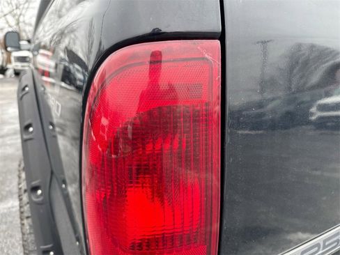 Used 2005 Ford F250 Lariat image 32