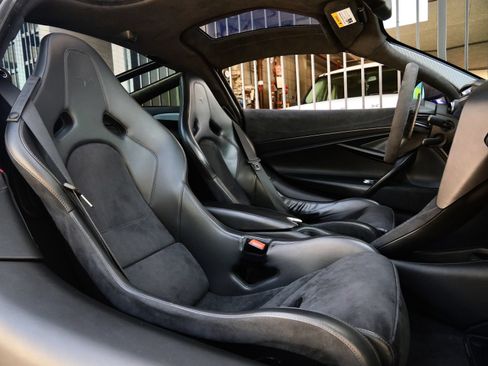Used 2020 McLaren 720S RWD image 11