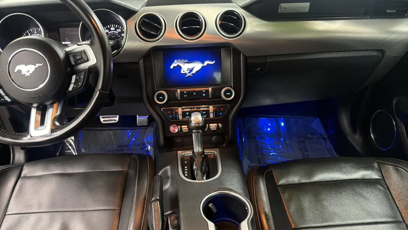 Used 2022 Ford Mustang Premium RWD image 17