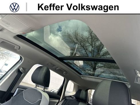 New 2026 Volkswagen Taos SE FWD image 26