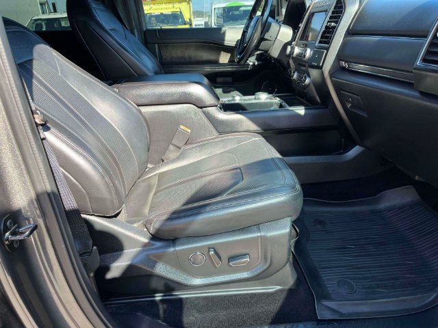 Used 2018 Ford Expedition Limited w/ Equipment Group 301A AWD/4WD image 26
