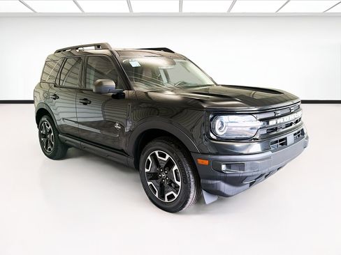 Used 2023 Ford Bronco Sport Outer Banks w/ Tech Package AWD/4WD image 3