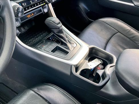 Used 2020 Toyota RAV4 XLE image 16