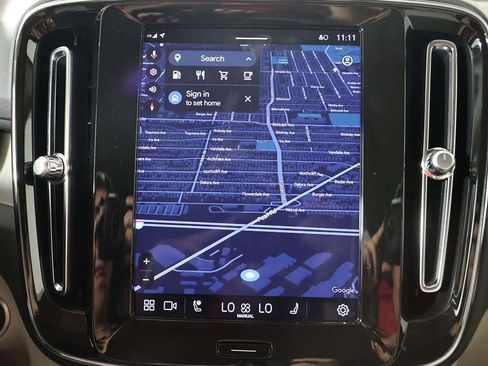 Used 2024 Volvo XC40 B5 Plus w/ Protection Package Premier image 43