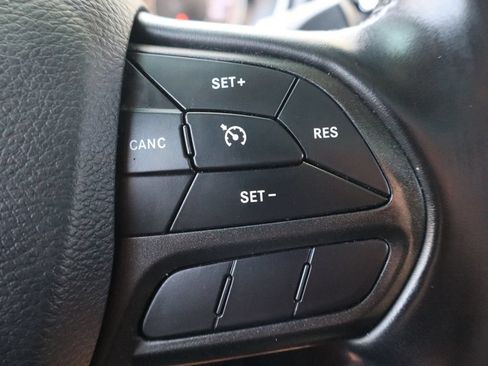 Used 2020 Jeep Cherokee Trailhawk w/ Comfort/Convenience Group AWD/4WD image 31