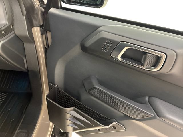Used 2025 Ford Bronco Badlands AWD/4WD image 15