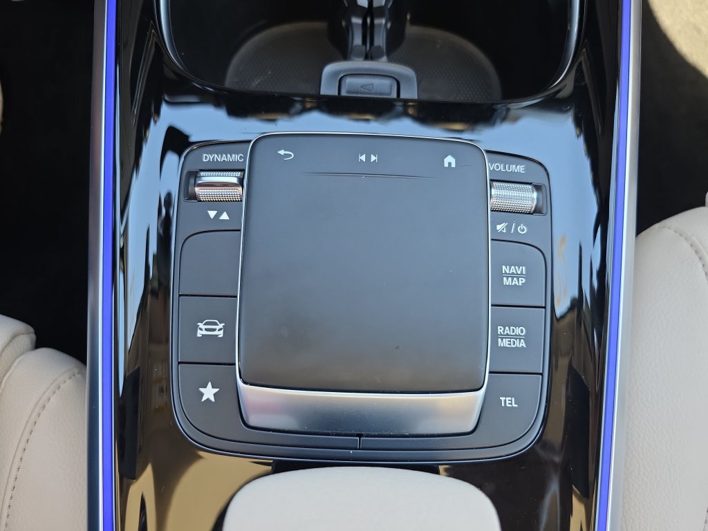 Certified 2022 Mercedes-Benz GLB 250 4MATIC image 26
