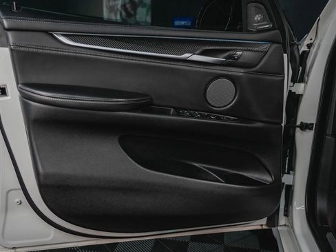 Used 2017 BMW X5 M image 32