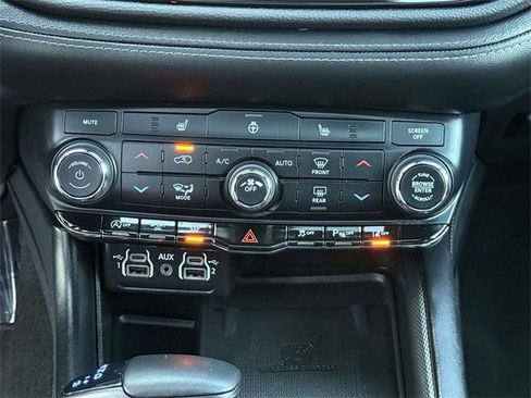 Used 2022 Dodge Durango GT image 18