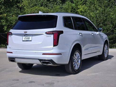 Used 2024 Cadillac XT6 Luxury w/ LPO, Floor Liner Package AWD/4WD image 8