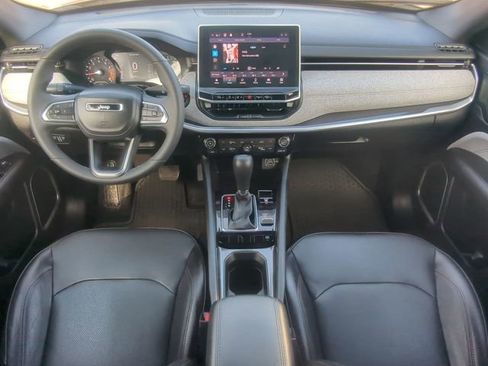 Used 2023 Jeep Compass Latitude image 22