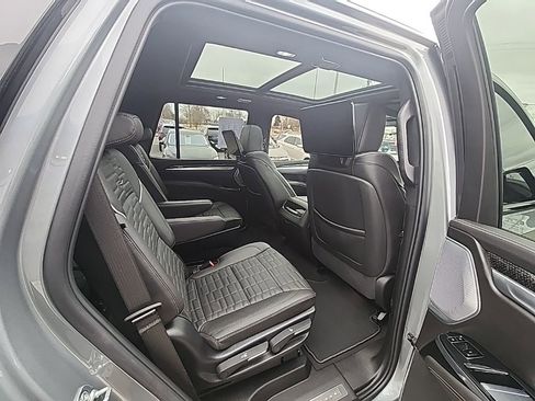 Used 2025 Cadillac Escalade V image 16