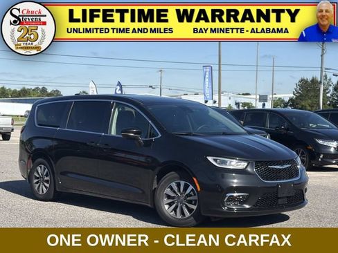 Used 2023 Chrysler Pacifica Touring-L FWD image 1