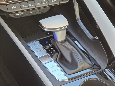 Used 2025 Hyundai Elantra Limited image 23